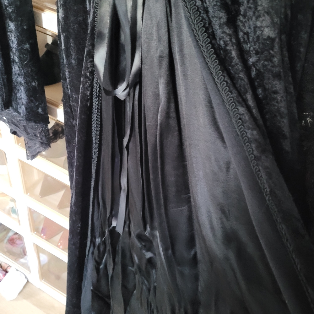 Black Velvet Lace-Up Gothic Maxi Dress - Picture 5 of 9